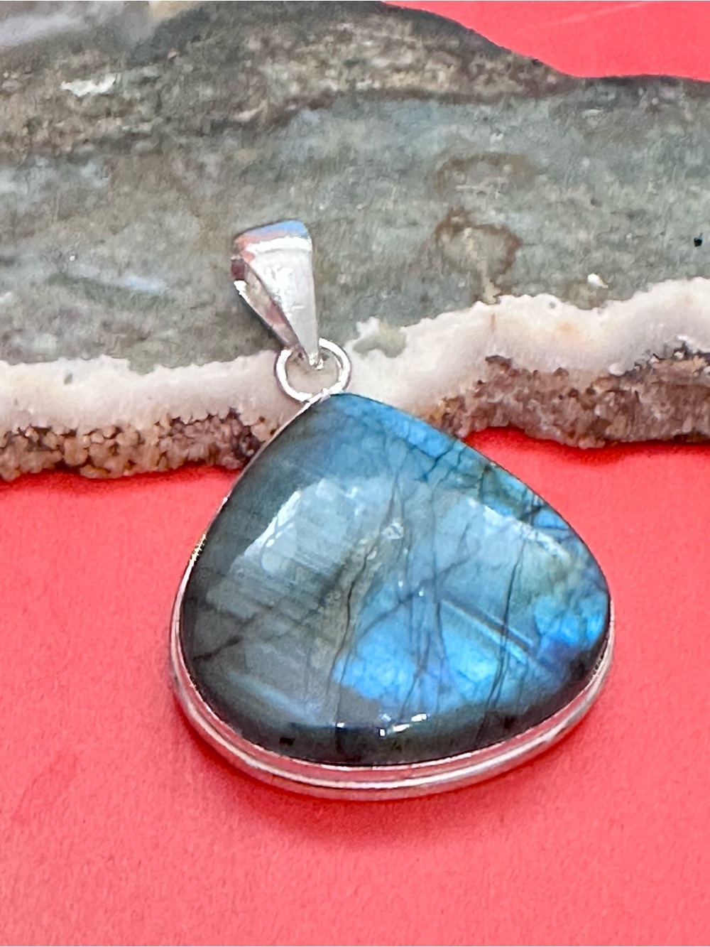 Rubyrudi Artisan Jewelry Labradorite Teardrop Pendant Necklace - Blue-Green